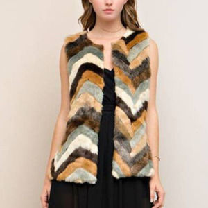 Entro Womens Chevron Faux Fur Vest Hook & Loop Sleeveless Size S Multicolor